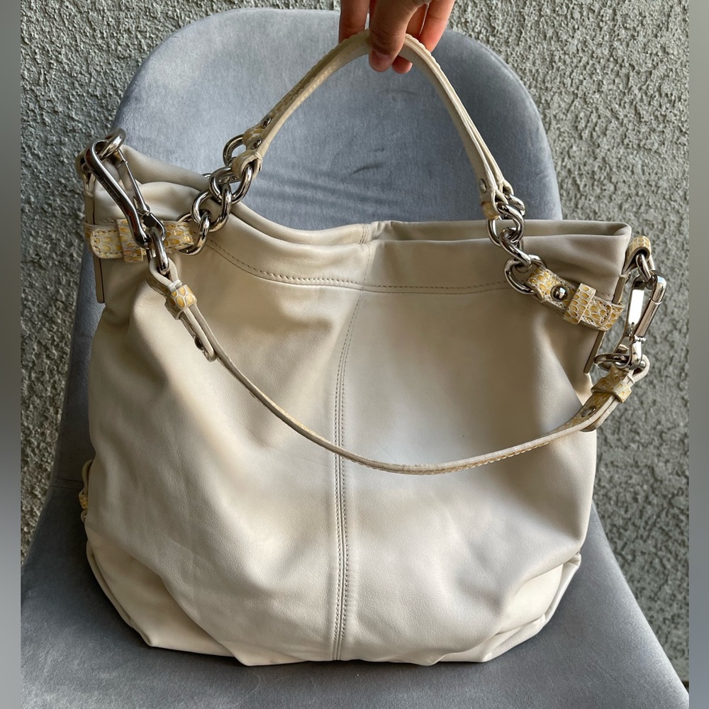 Vintage Coach 1941 Snakeskin Printed Trim Off-white Leather Shoulder Bag